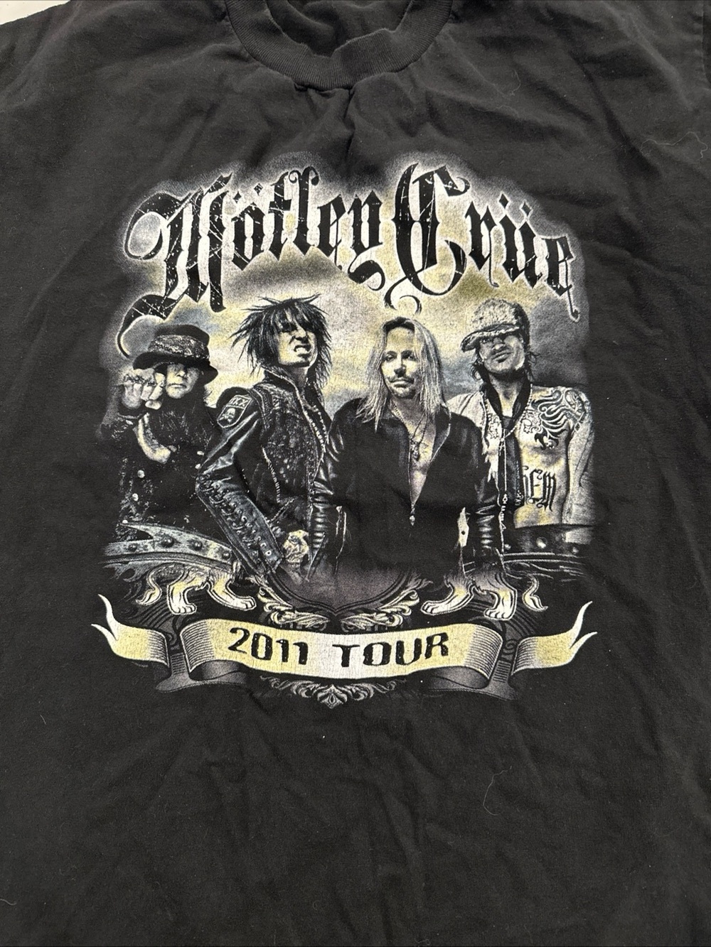 Motley Crue 2011 tour concert shirt L super rare poison New York dolls band